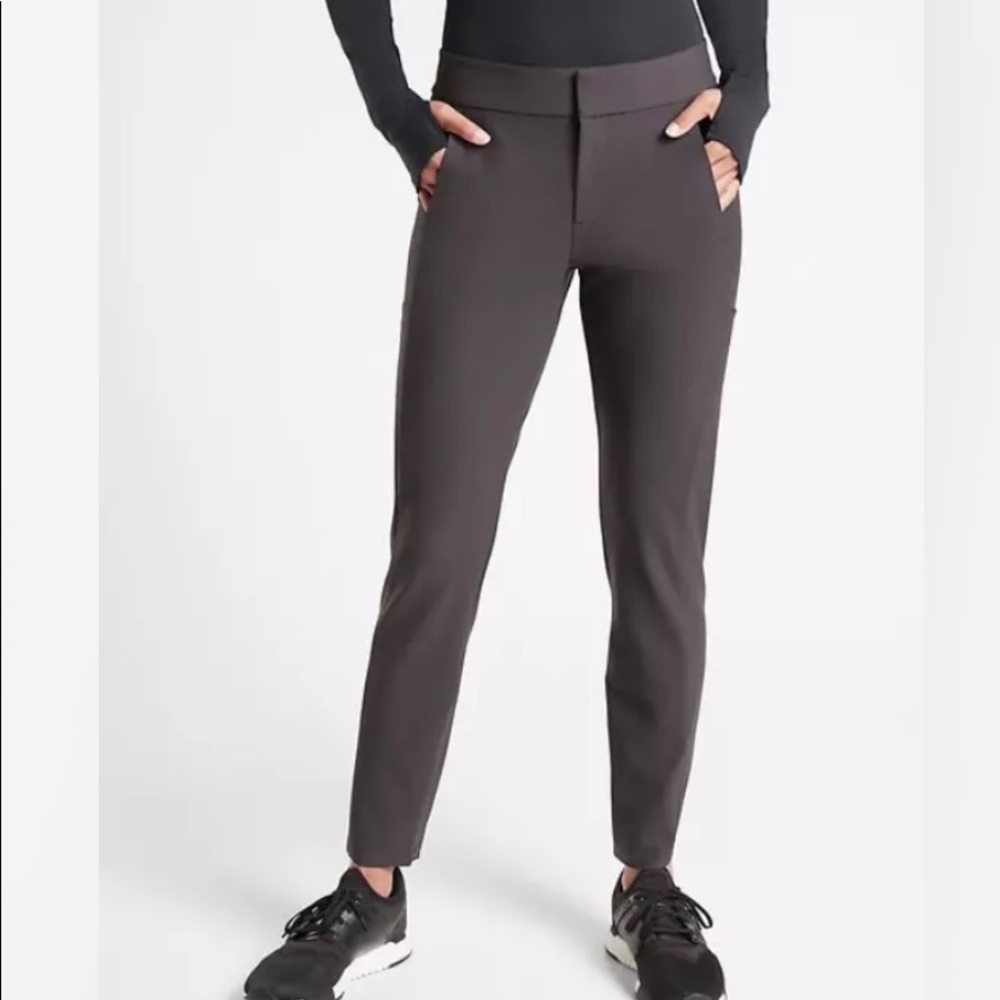Athleta Stellar Trouser Shale color size 4.